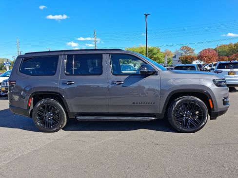 Used 2023 Jeep Wagoneer Series II image 7