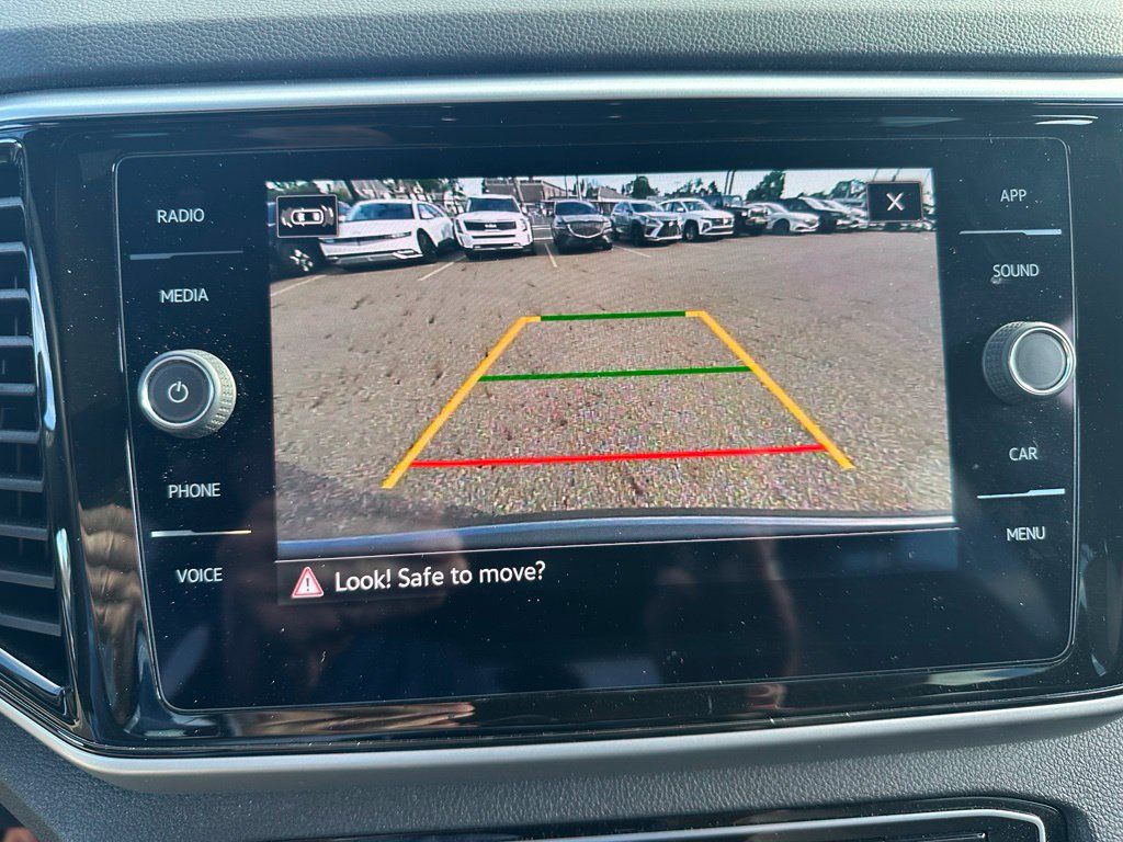 Certified 2023 Volkswagen Atlas Cross Sport SE FWD image 18