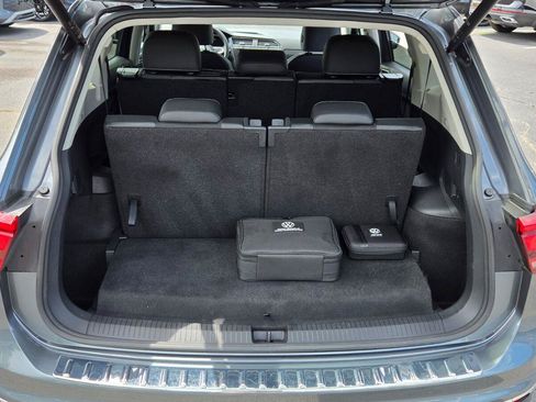 Certified 2023 Volkswagen Tiguan SE FWD image 58