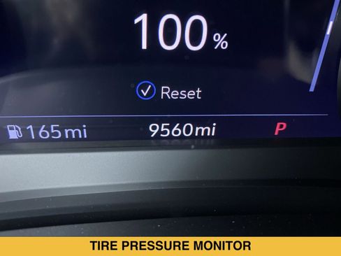 Certified 2025 Cadillac XT6 Premium Luxury w/ Technology Package AWD/4WD image 4