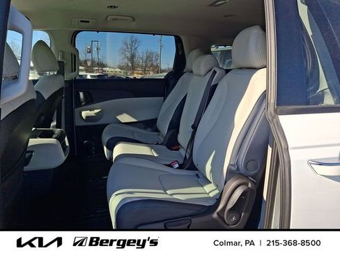 New 2026 Kia Carnival EX FWD image 8
