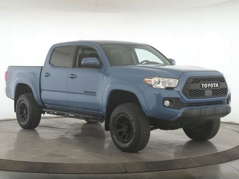 Used 2019 Toyota Tacoma SR5 image 2