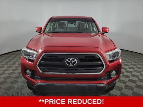 Used 2017 Toyota Tacoma SR5 w/ Tow Package AWD/4WD image 2