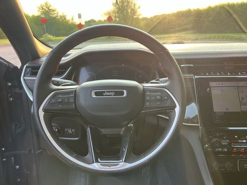 Used 2022 Jeep Grand Cherokee Trailhawk image 34