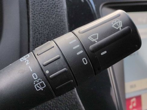 Used 2018 Ford Explorer XLT w/ Equipment Group 202A image 26