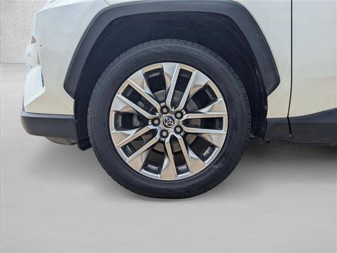 Used 2019 Toyota RAV4 Limited w/ Advanced Technology Package FWD image 22