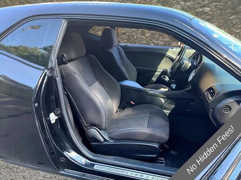 Used 2017 Dodge Challenger R/T RWD image 7