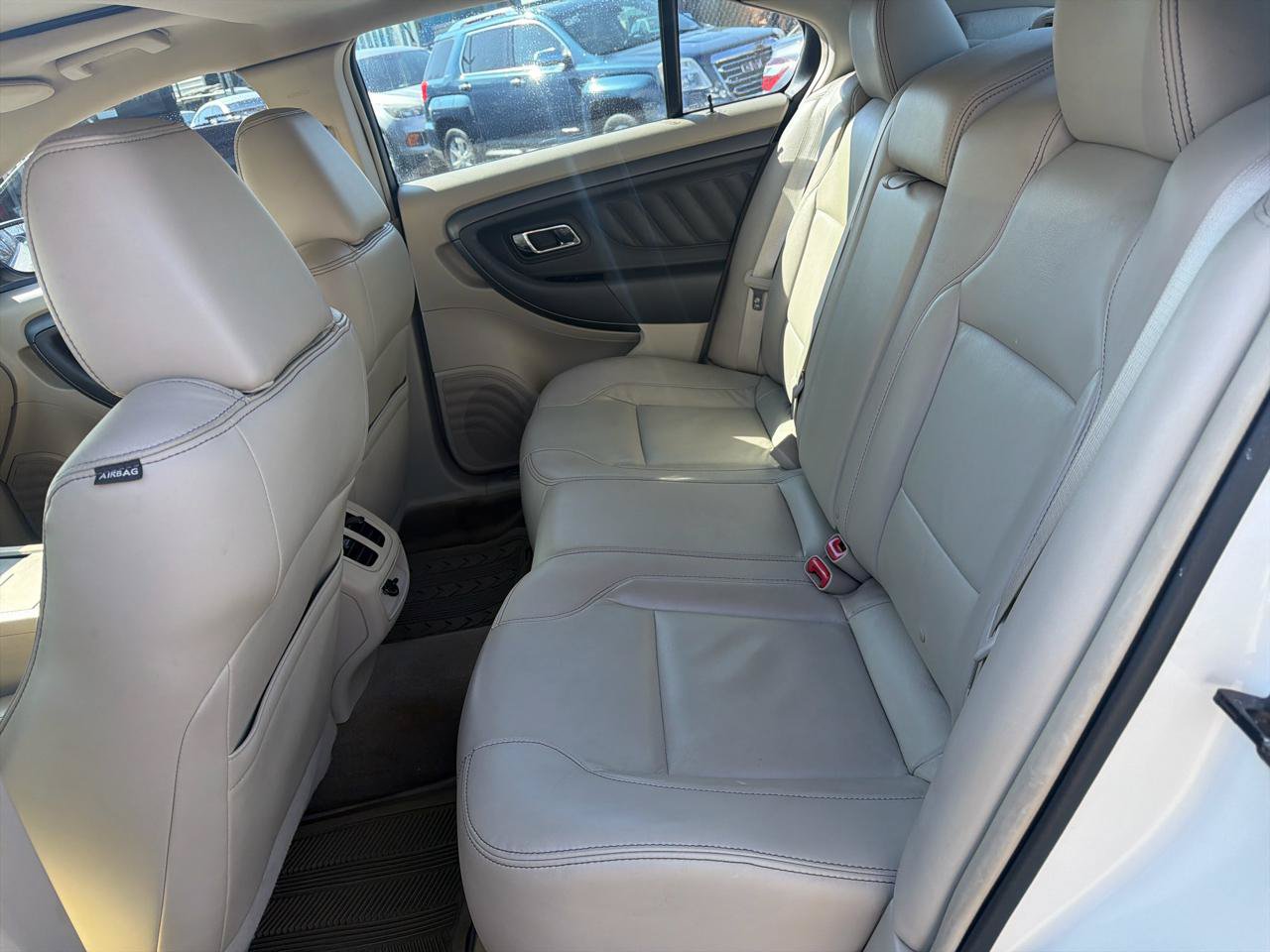 Used 2012 Ford Taurus SEL FWD image 21