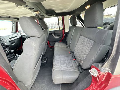 Used 2012 Jeep Wrangler Unlimited Sport AWD/4WD image 21