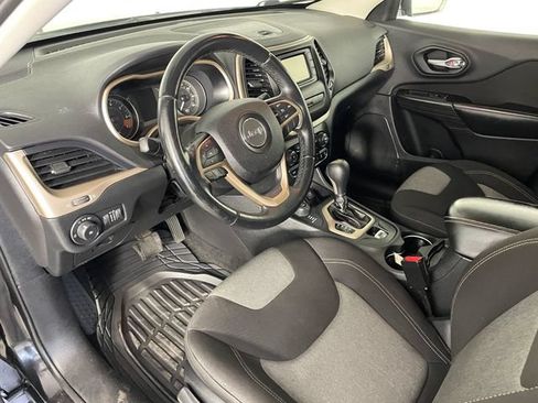 Used 2014 Jeep Cherokee Latitude AWD/4WD image 3
