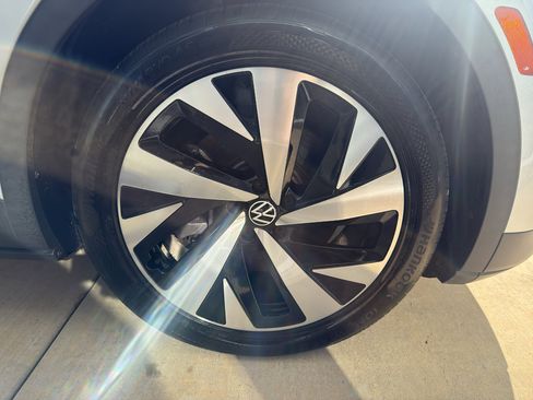 Used 2021 Volkswagen ID.4 Pro S w/ Gradient Package image 18