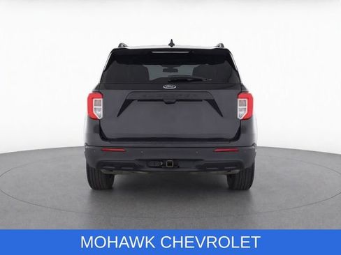 Used 2021 Ford Explorer XLT w/ Equipment Group 202A AWD/4WD image 8