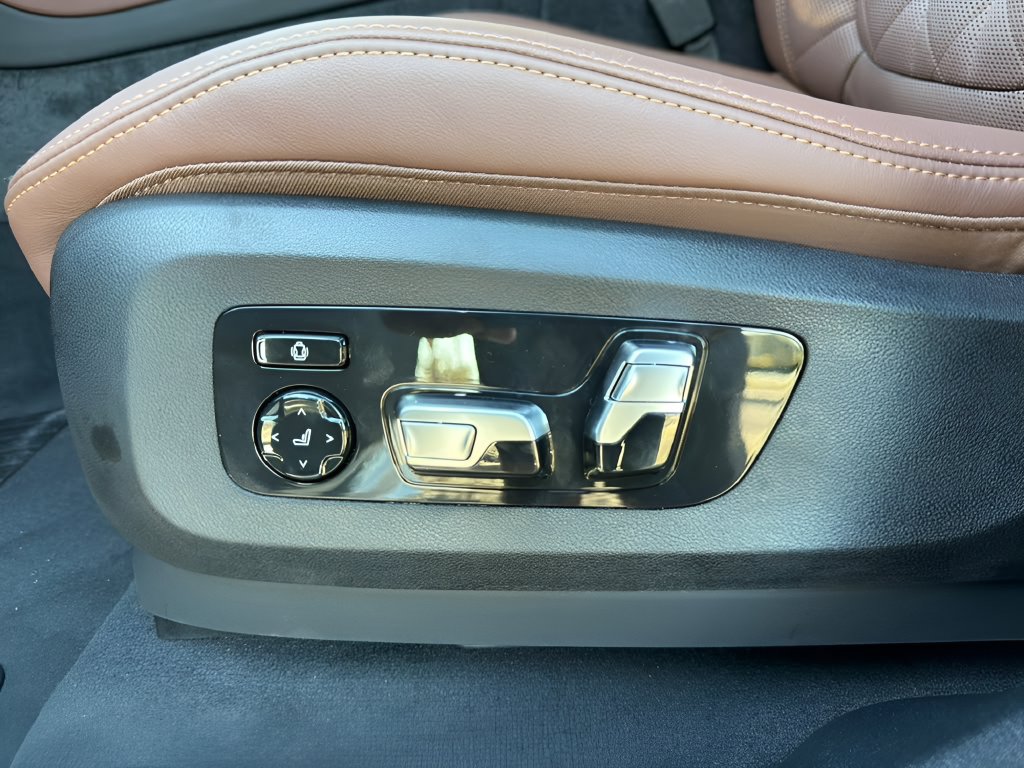 New 2027 BMW X6 xDrive40i w/ Executive Package AWD/4WD image 11
