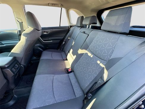 Used 2022 Toyota RAV4 XLE image 20