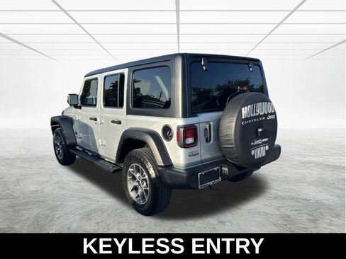 Used 2024 Jeep Wrangler Unlimited Sport AWD/4WD image 7