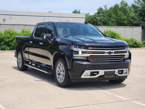 Used 2021 Chevrolet Silverado 1500 High Country w/ Technology Package AWD/4WD image 3