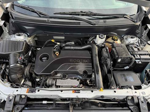 Used 2018 Chevrolet Equinox LT FWD image 46