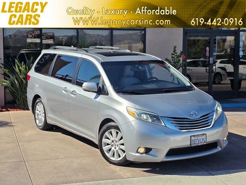 Used 2017 Toyota Sienna Limited Premium image 1