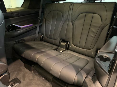 Used 2022 BMW X7 xDrive40i w/ M Sport Package AWD/4WD image 74