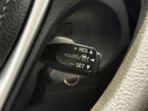 Used 2017 Toyota Corolla LE FWD image 23