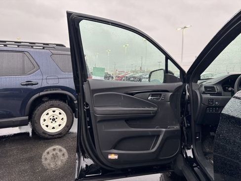 New 2026 Honda Ridgeline Black Edition image 10