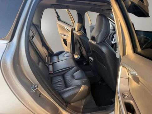 Used 2014 Volvo XC60 3.2 w/ Climate Package AWD/4WD image 16