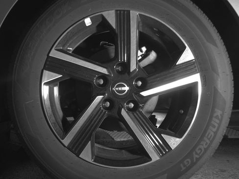 Used 2025 Nissan Sentra SV FWD image 14