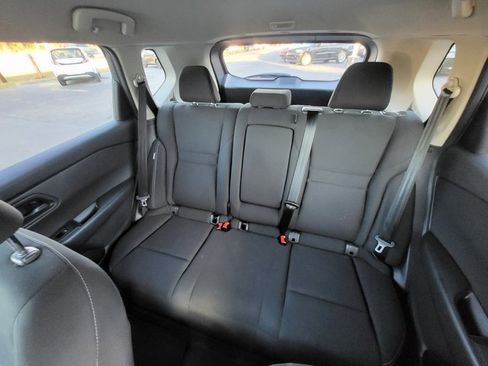 Used 2024 Nissan Rogue S image 11