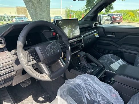 New 2026 Toyota Tacoma TRD Off-Road AWD/4WD image 7