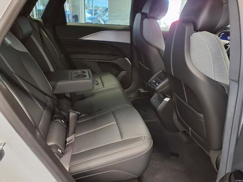 Certified 2024 Cadillac Lyriq Tech w/ Driver Assist Package image 13