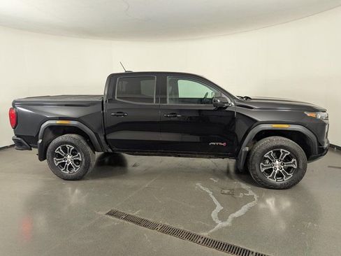Used 2023 GMC Canyon AT4 w/ Technology Package image 8