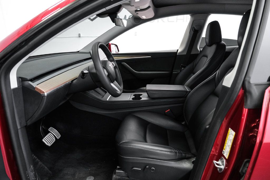 Used 2024 Tesla Model Y Performance AWD/4WD image 4