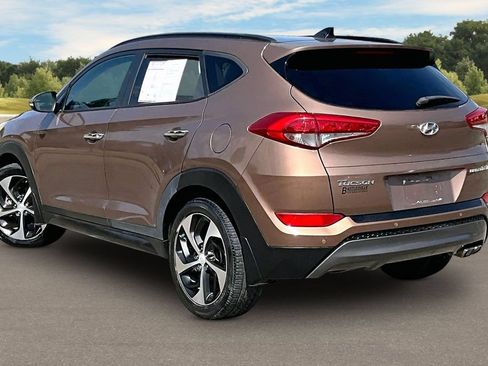 Used 2016 Hyundai Tucson Limited w/ Option Group 03 FWD image 11