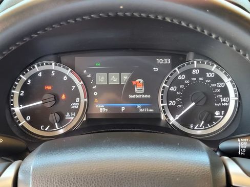 Used 2023 Toyota Highlander XLE AWD/4WD image 28