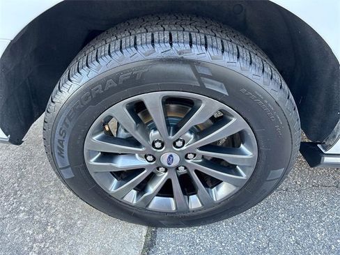 Used 2021 Ford Expedition Max Limited image 12