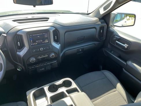 Used 2025 Chevrolet Silverado 1500 Custom image 13