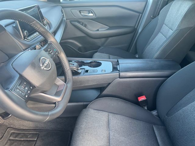 Used 2026 Nissan Rogue SV FWD image 9