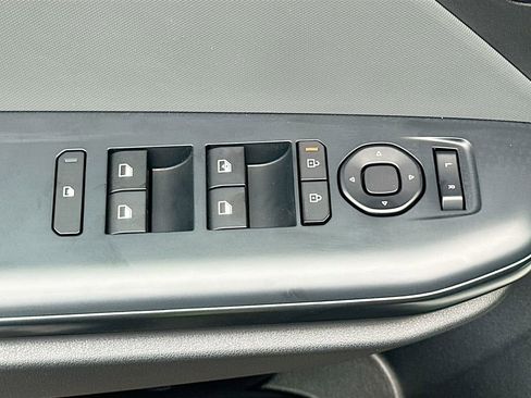 New 2025 Kia K4 LXS image 17