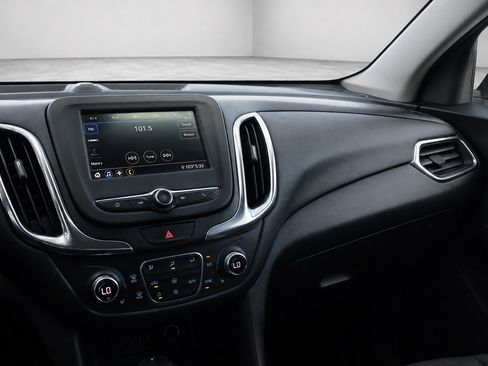 Used 2020 Chevrolet Equinox LT w/ Driver Convenience Package FWD image 30