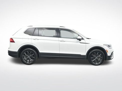 Used 2024 Volkswagen Tiguan SE image 4