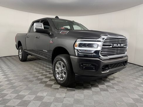 Used 2024 RAM 2500 Laramie AWD/4WD image 4