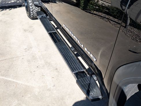 Used 2024 GMC Sierra 2500 Denali w/ Denali Reserve Package image 13