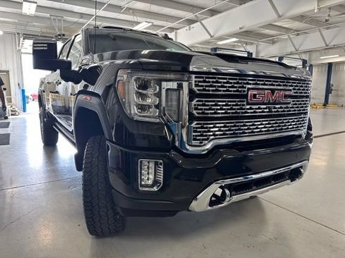 Used 2023 GMC Sierra 2500 Denali w/ Denali Black Diamond Edition AWD/4WD image 44