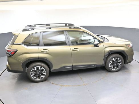 Certified 2025 Subaru Forester Premium AWD/4WD image 41