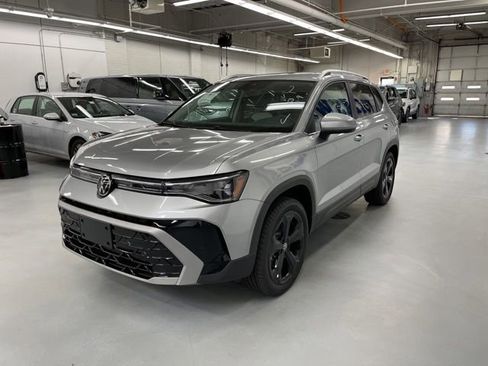 New 2026 Volkswagen Taos SEL image 1