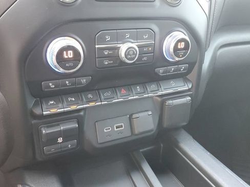 Used 2020 GMC Sierra 1500 AT4 w/ AT4 Premium Package AWD/4WD image 28