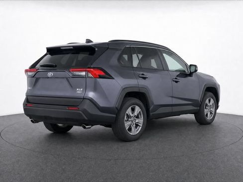 Used 2025 Toyota RAV4 XLE AWD/4WD image 4
