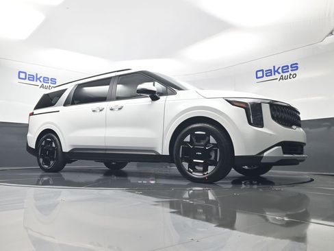 New 2026 Kia Carnival EX FWD image 40