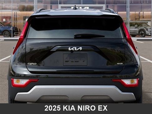 Used 2025 Kia Niro EX image 13