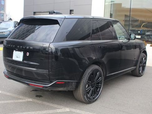 New 2026 Land Rover Range Rover SE image 2